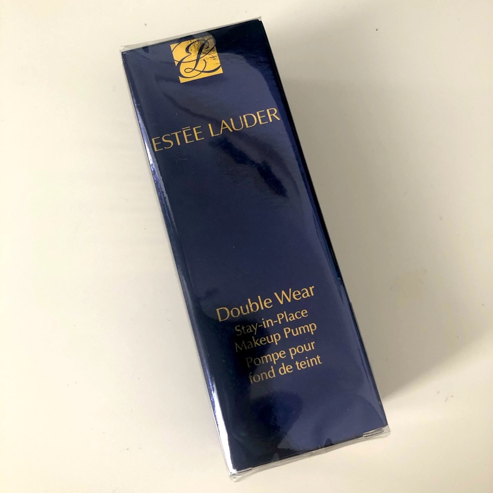 Estée Lauder foundation pump